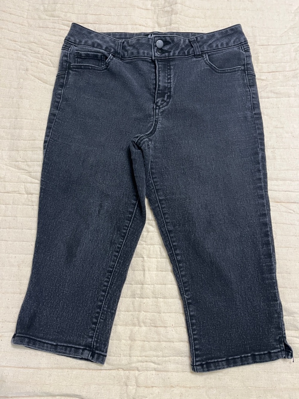 d. jeans Black Cropped Capris